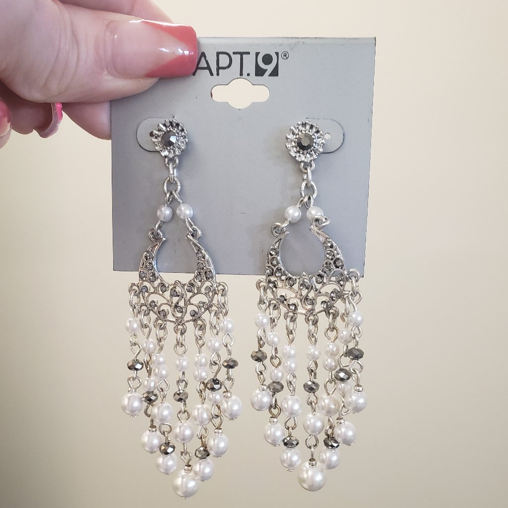 Apt9 Nwt Silver Rhinestone Faux Pearl Chandelier Dangle Earrings 11$